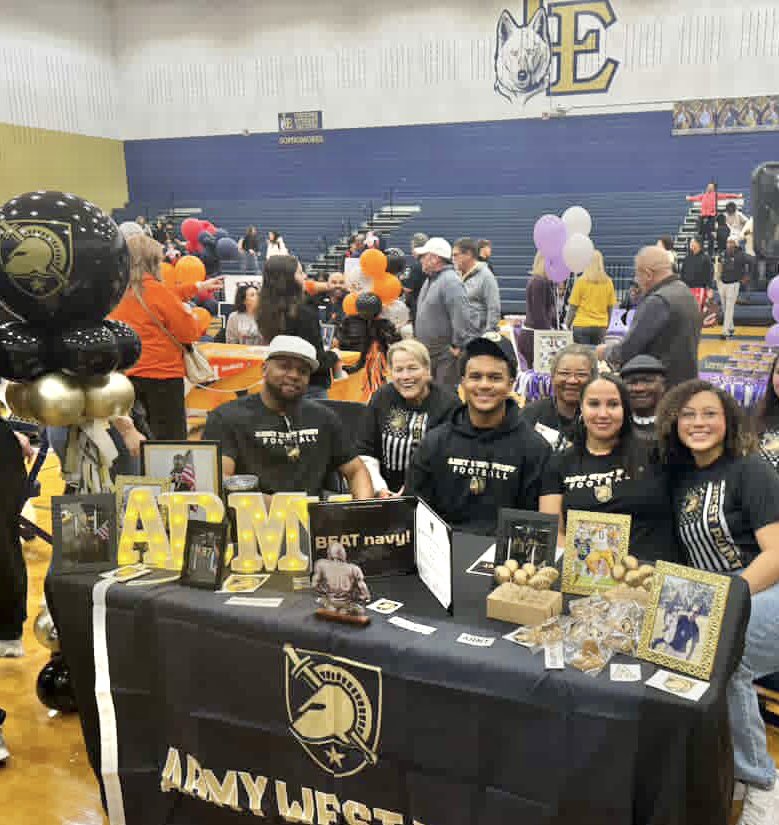 BKKnightNation's tweet photo. SIGNING DAY: Little Elm (Texas) WR Jacob Ibidapo #ArmyFootball https://t.co/5YkEOPvbCn