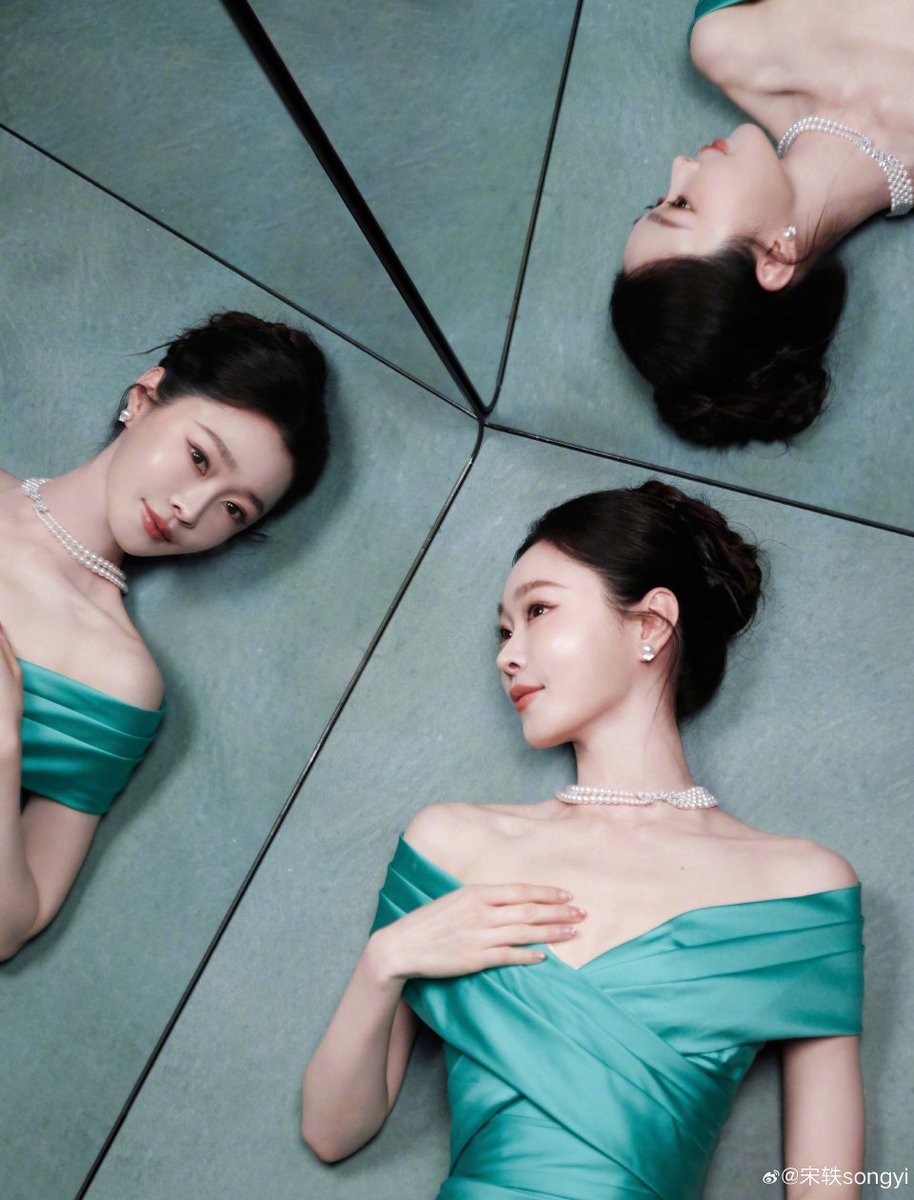 SONGYI_TH's tweet photo. 20260205 | #ซ่งอ��้ Weibo update ✨️

“สิ่งที่อยู่ในกระจกคือ”

#WeiboNight2026 
#SongYi #宋轶 https://t.co/nGyZFIiA9V