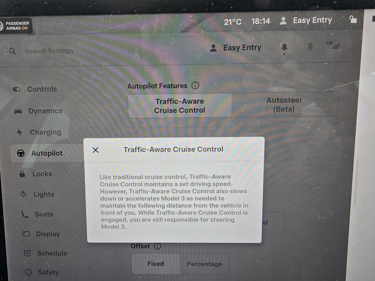 zipinsight's tweet image. 렌터카에 이제 오토파일럿이 없네요 ㅠㅠ