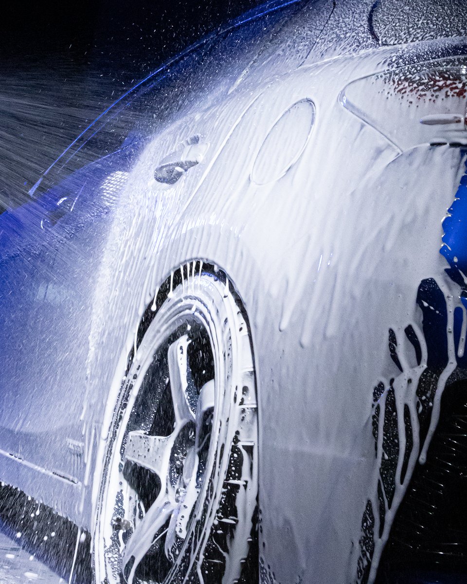 Meguiars's tweet image. What's your favorite Meguiar's car wash in a foam cannon?
Hybrid Ceramic Wash &amp;amp; Wax gently cleans, leaves paint slick, contains water beading protection, and can be used in a bucket or a foam cannon!

#meguiars #carwash