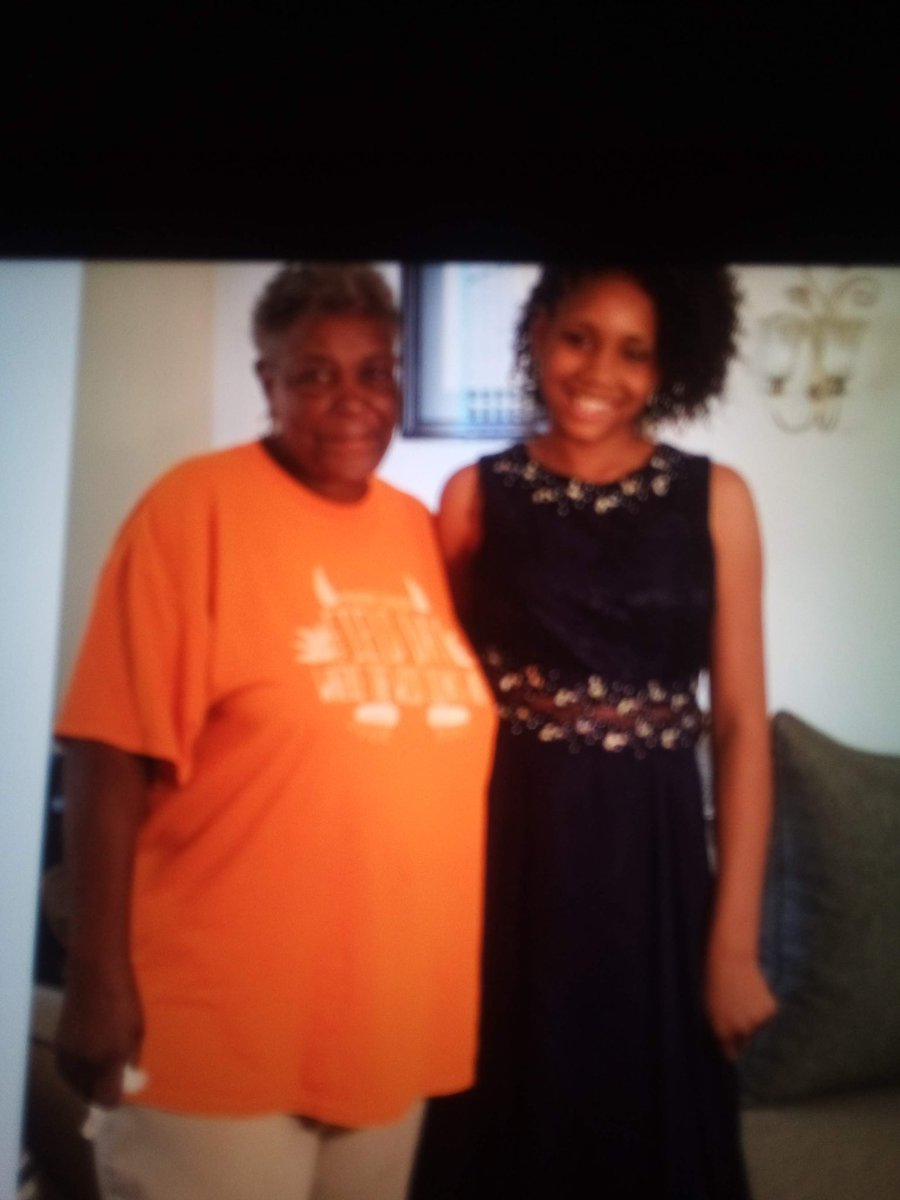 itsyofavsim2's tweet photo. Mines all the stuff that been thrown at me n also losing my grandma / mom I been going thru a rough patch lately but had to show how she raised me to become n the beauty thru it all
 rip grandma I miss y everyday n love y 🪽🕊️💔 https://t.co/qF3rGwVG4S