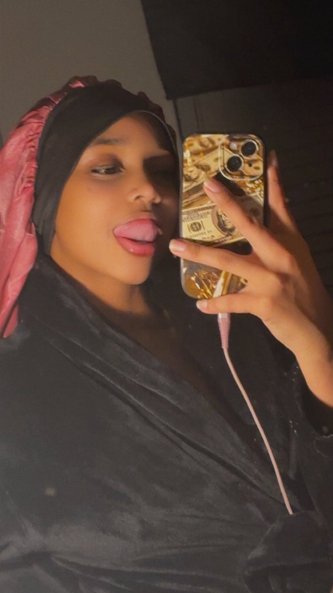 itsyofavsim2's tweet photo. Mines all the stuff that been thrown at me n also losing my grandma / mom I been going thru a rough patch lately but had to show how she raised me to become n the beauty thru it all
 rip grandma I miss y everyday n love y 🪽🕊️💔 https://t.co/qF3rGwVG4S