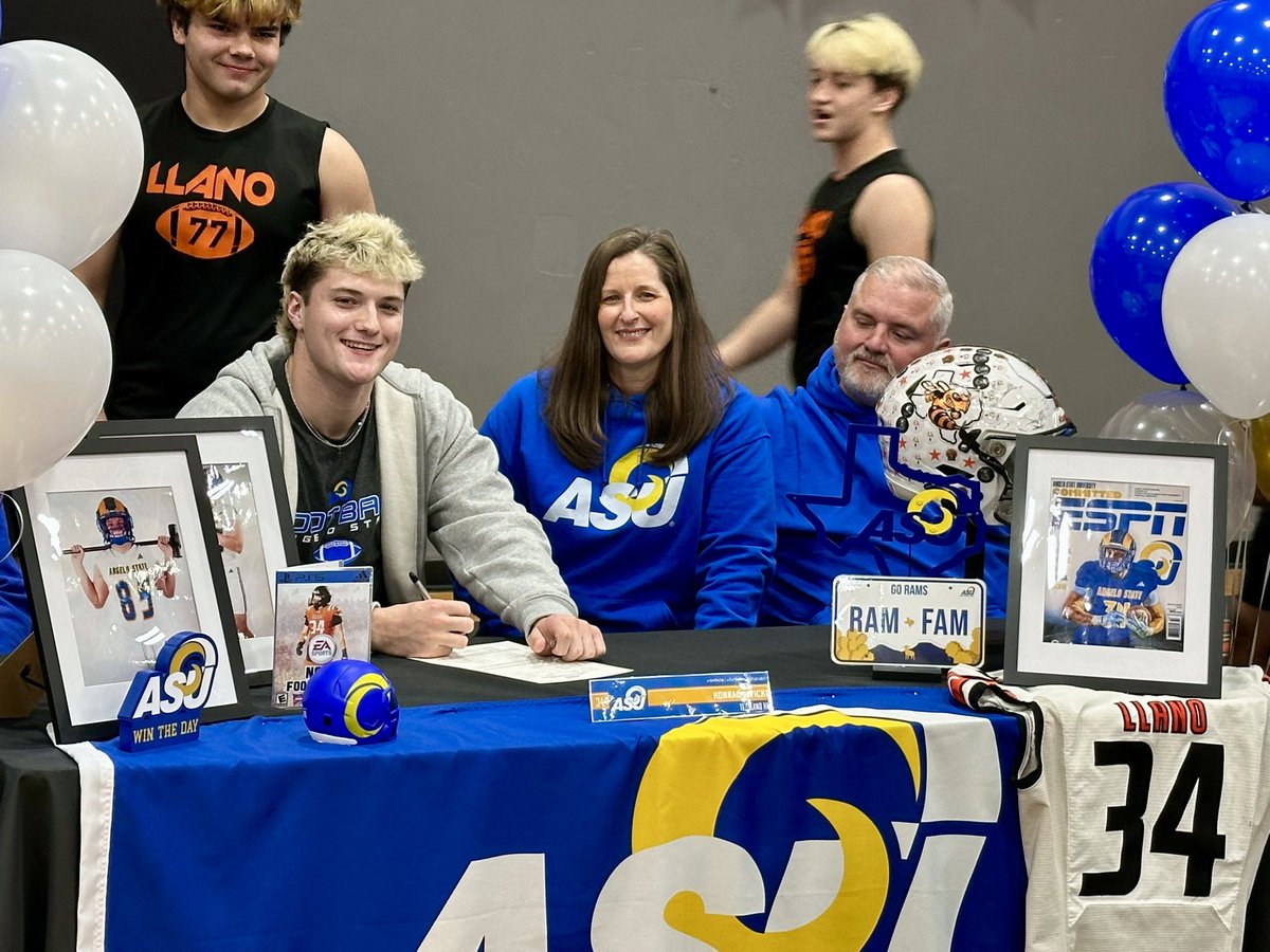 zwicke_konrad34's tweet photo. Pen to Paper. Now it’s Official! @AngeloStateFB @JeffGirsch @Coach_JJohnson @lukelipsey1 @CoachOB_5 #WinTheDay | #PullTheRope https://t.co/lRuVZrlIWP