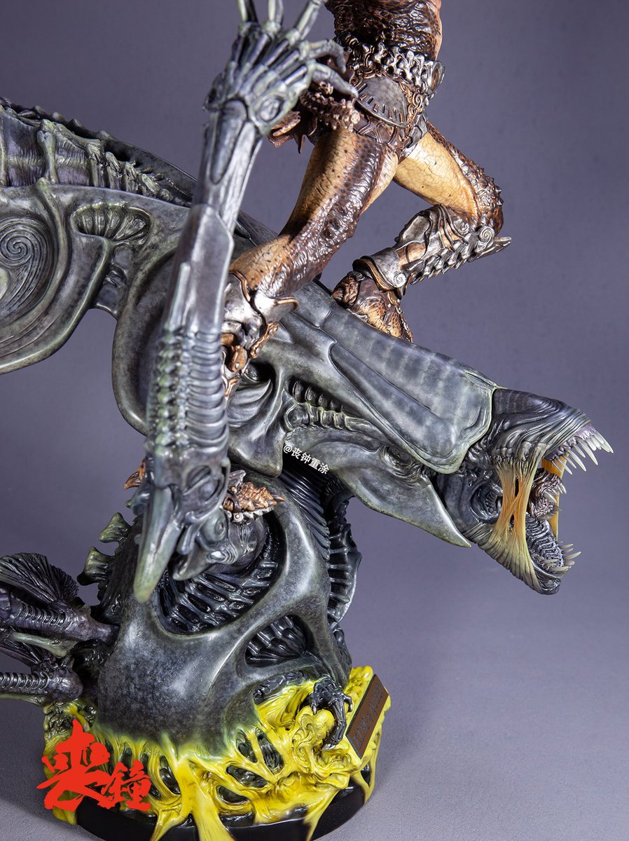 SangZhongStudio's tweet photo. 【丧钟重涂】Narin 王战后铁血大战异形GK涂装作品 PART2（The Predator King VS Alien Queen resin cast kit ，Paint by me. ）【sangzhong Studio 】#PredatorBadlands #kit #painting #Monster #kaiju #predator #Alien #Hunter https://t.co/LJtNOncsLs