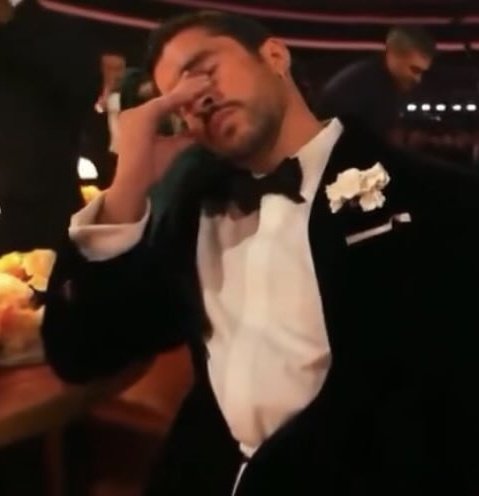 Yo con la        | Yo después   
inocencia      de haber       
de amar        experimentado                
por                 la impermanencia 
primera
vez