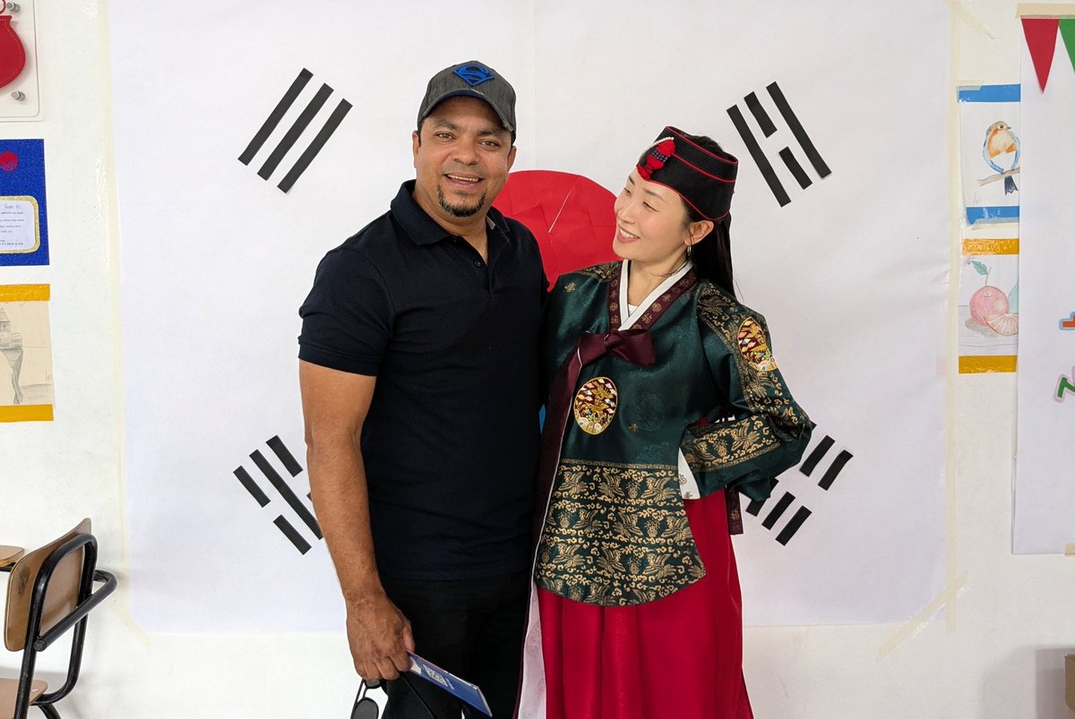 Encuentro Cultural y Artístico con KOICA y su desarrollo de programas de educación artística para jóvenes y apoyando la mejora de las instalaciones de la escuela de Bellas Artes de #SanJoseDeOcoa 🇩🇴❤️🇰🇷Gracias delegación voluntaria de Corea del Sur. 🙏