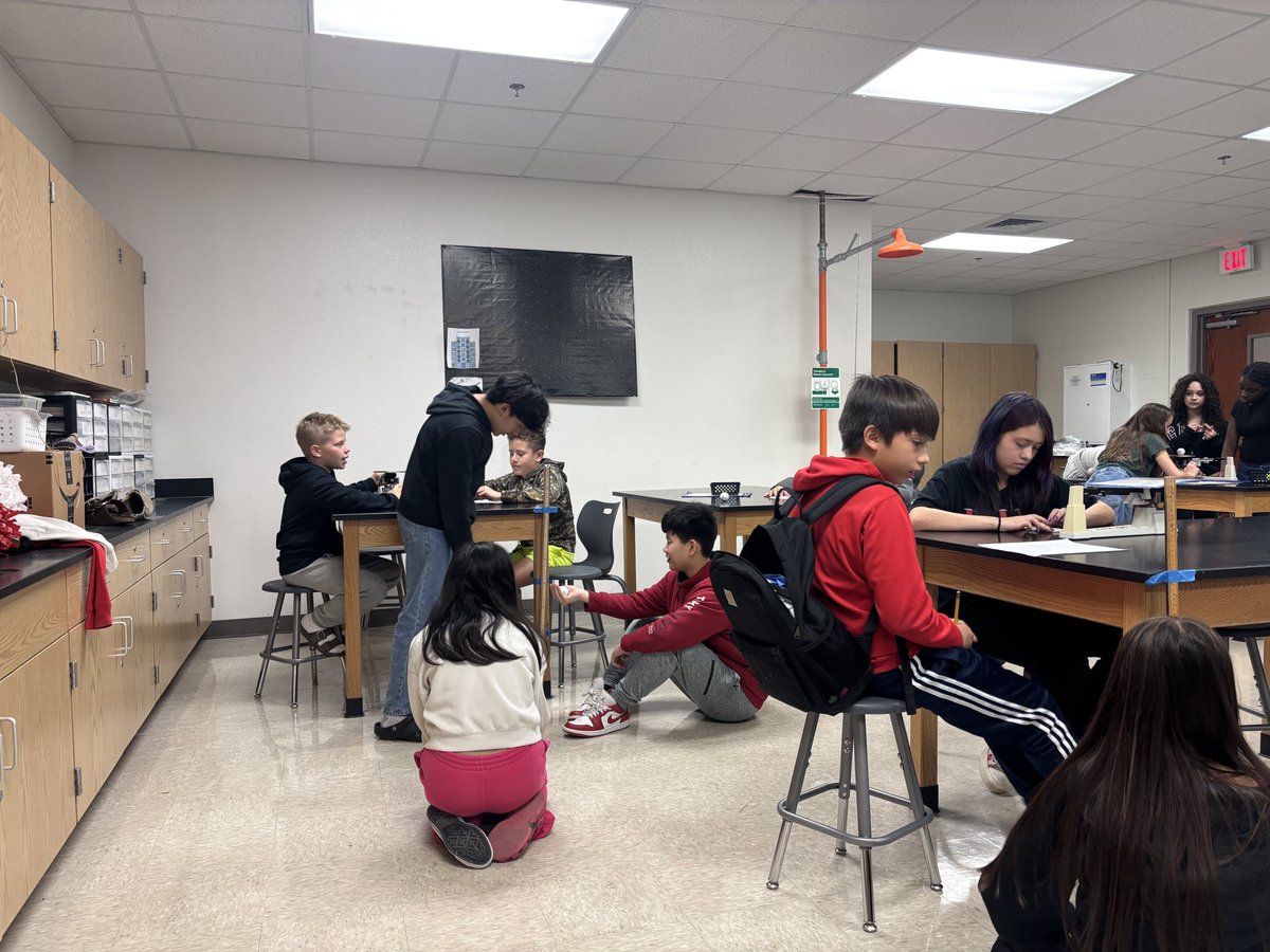 Canyon Middle School tweet media