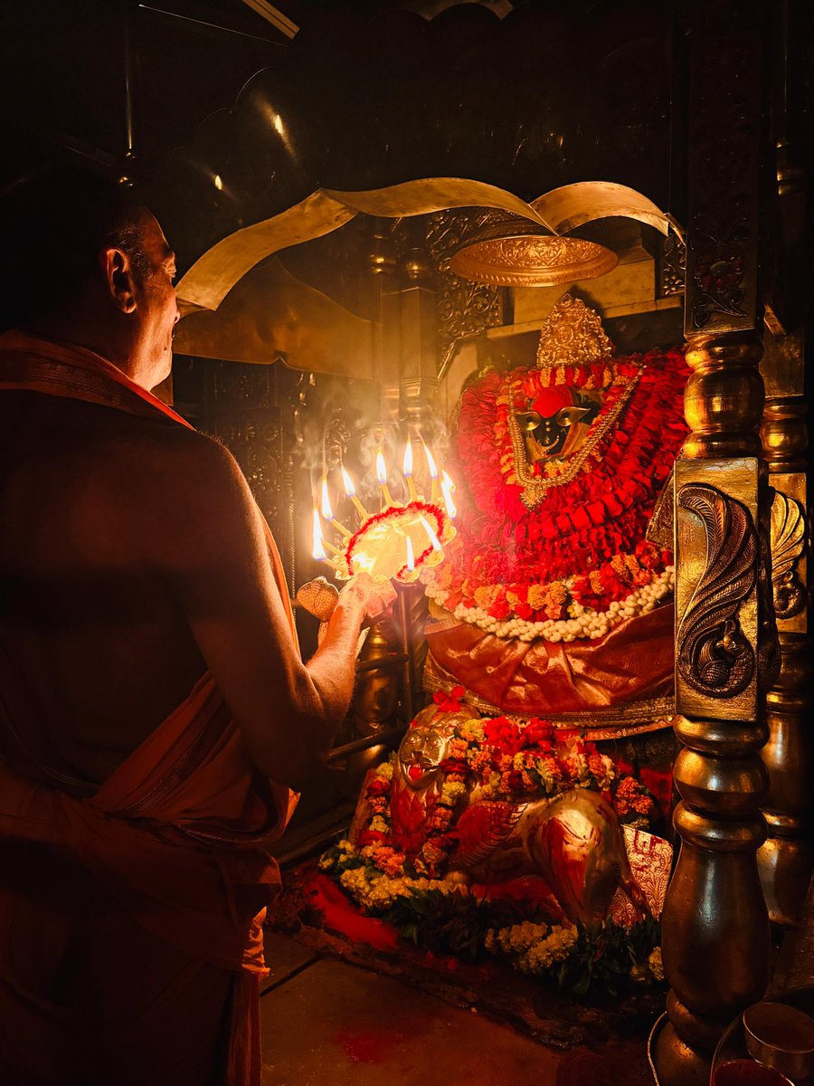 ShriAyodhya_'s tweet photo. ज्योति आरती दर्शन जय मां विंध्यवासिनी देवी ❣️ https://t.co/eYCMo3sJWR