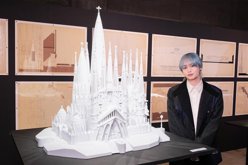 nakedmeetsgaudi's tweet photo. ／
#NAKEDmeetsガウディ展
26日間で動員5万人達成🎊
＼

より多くの方にお楽しみいただけるよう
数量限定 平日グループ限定チケット
金土日祝限定 ナイトチケットも販売開始👏

金曜も20時まで延長開館決定！

東京は3/15(日)まで、
4/17(金)より大阪での巡回も！
ご来場お待ちしています！
#伊野尾慧 https://t.co/1SDGVOddZS