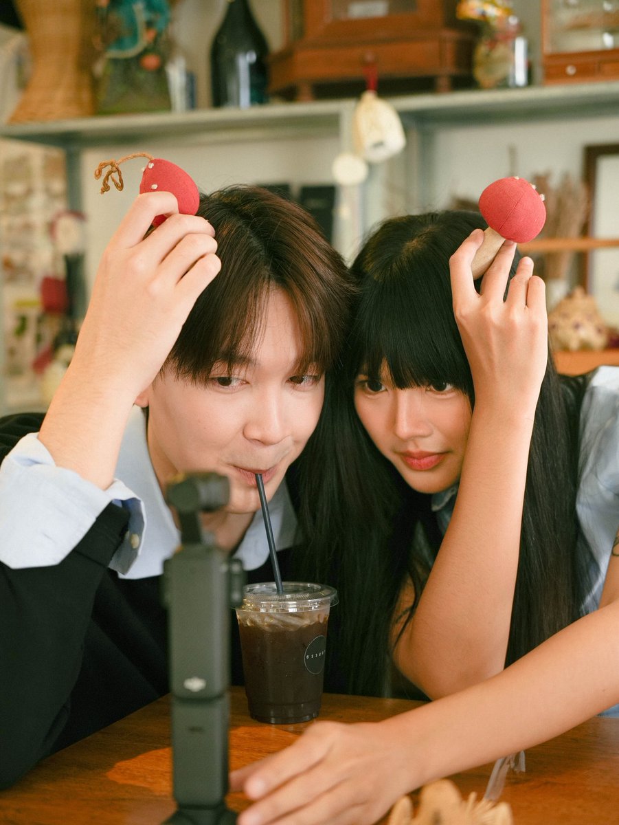 RainbowNewsent's tweet image. วาเลนไทน์นี้คนมีคู่ต้องเปิด คนโสดโปรดระวัง! TEMI ชวนคลั่งรักขั้นสุดในซิงเกิลใหม่ “อวดคนทั้งโลก (flex the world)”

#อวดคนทั้งโลก   #flextheworld   #TEMI  #kiddorecords

หลังจากปล่อยเพลงฮิตติดชาร์ตอย่าง “คุณนายตื่นสาย” ไปเมื่อปลายปีที่ผ่านมา กับน้องใหม่ไฟแรง TEMI