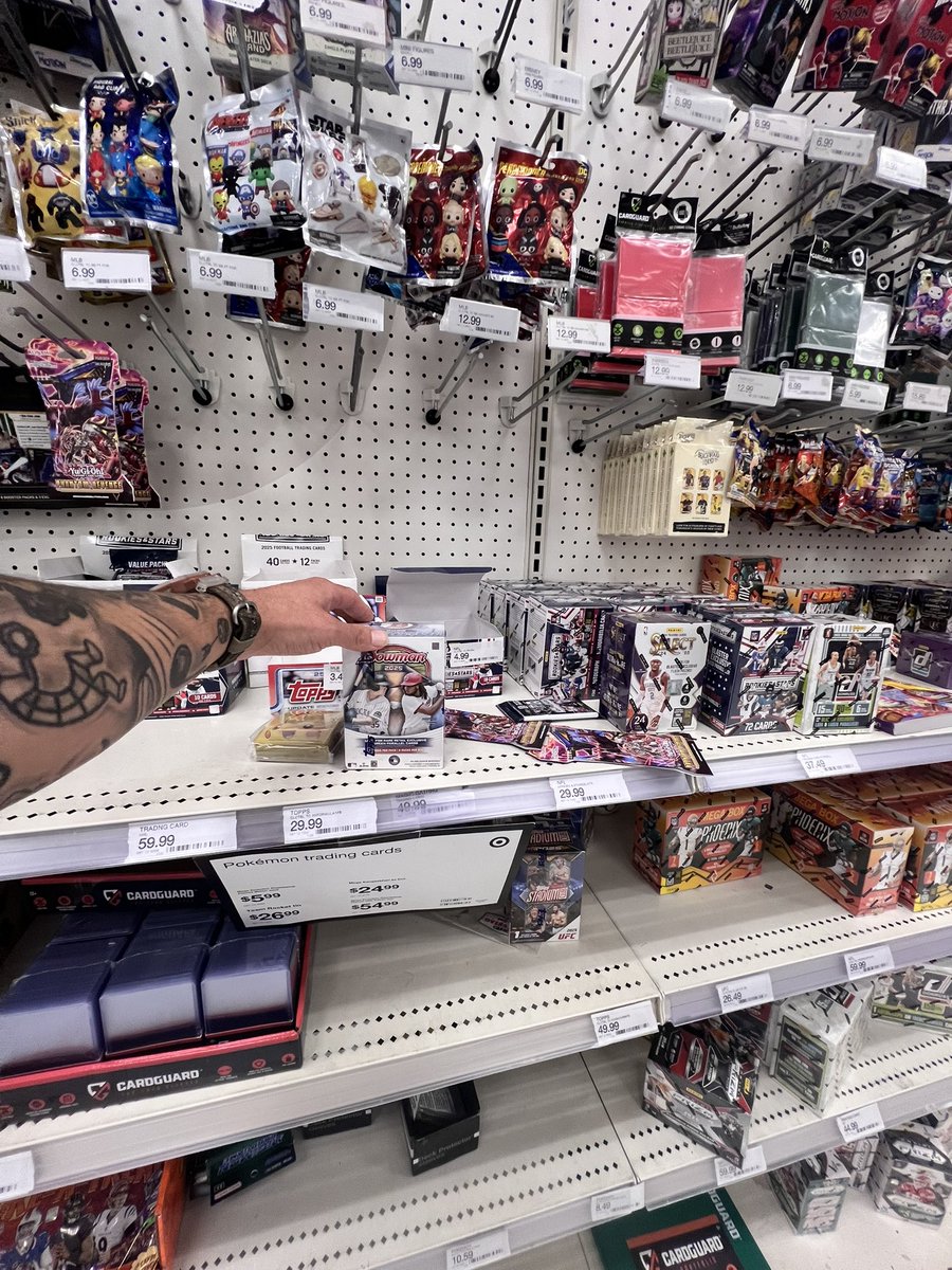 Yo, ONE random blaster of ‘25 Bowman. Haven’t seen this in a few months 👀

Hobby fam, I ofcourse bought it! 

#RIPORSTASH? 
<a href="/CardPurchaser/">Card Purchaser</a>