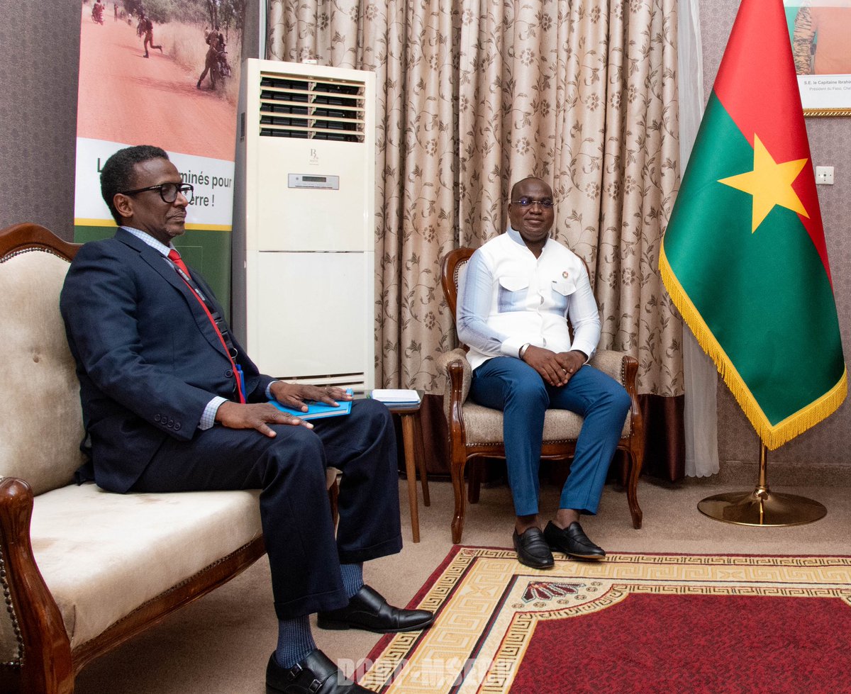 MauriceAz's tweet image. Honored to be received by the Minister of Security, Mahamadou SANA. We reviewed the vital security cooperation between @UNBurkinaFaso and the 🇧🇫Govt. I expressed my gratitude to the FDS &amp;amp; VDP, whose efforts allow us to operate across all 17 regions.
Our talks focused on: i) Three…