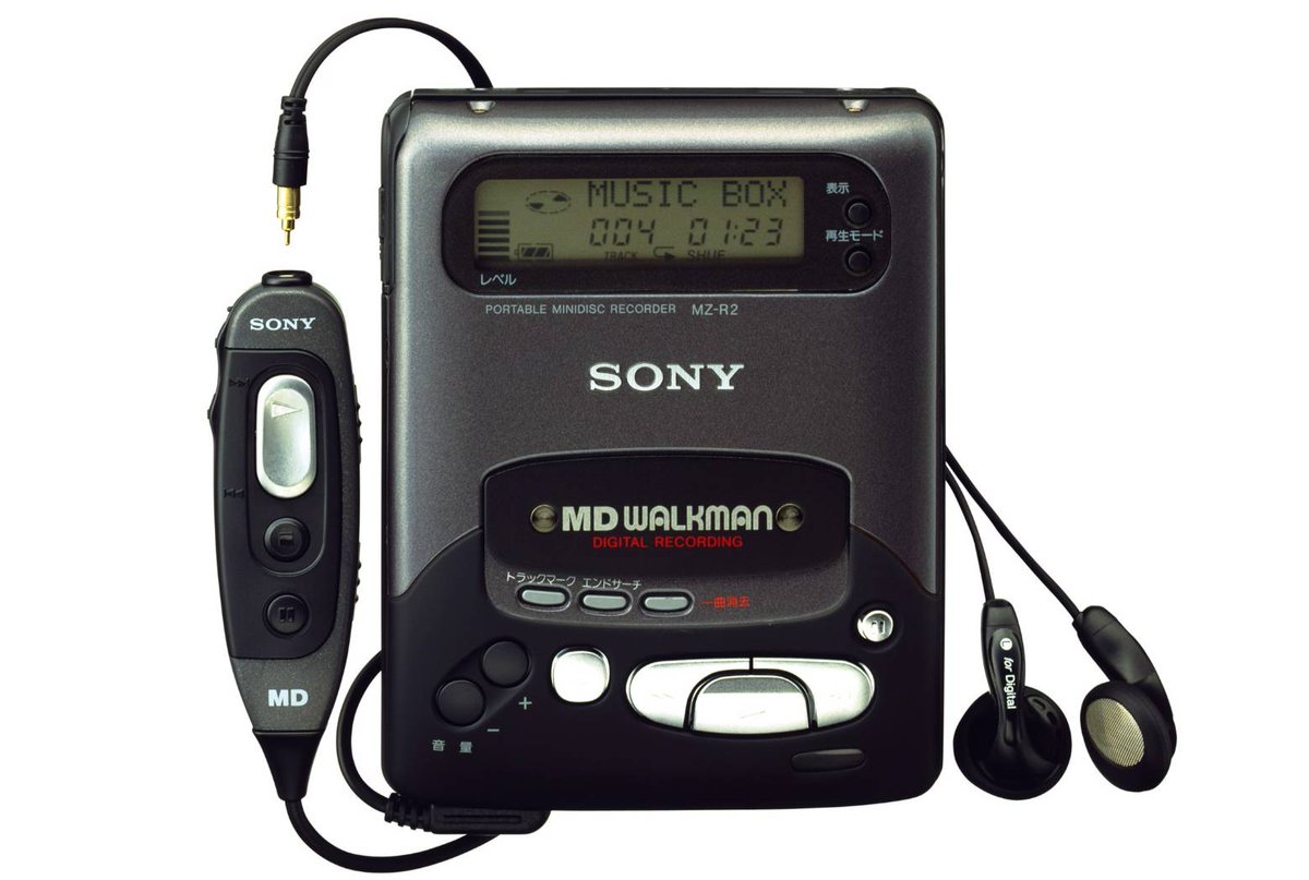 1993年12月1日、『MZ-R2』が発売されました。録再機の2代目です。編集