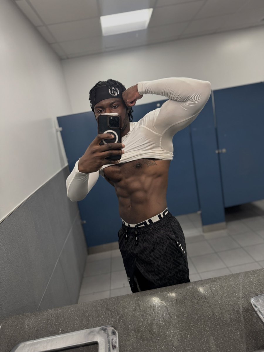 SixxKris's tweet photo. 🏋🏾 https://t.co/BgcFc1yd5D