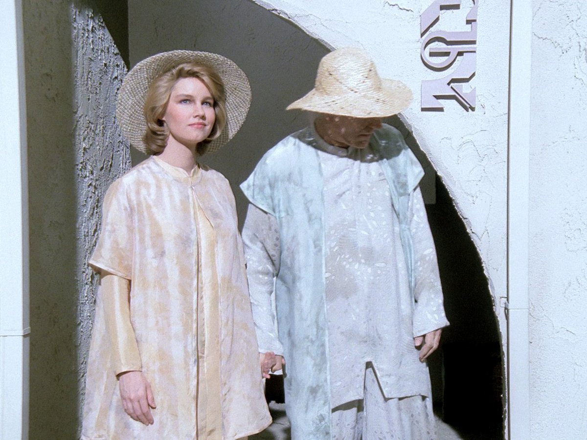 JanelleWaz's tweet photo. Suffice to say with my pale skin, I wouldn't be outside on this planet.

Two seconds after walking outside, I'd be burned to a crisp. #TNG #TheInnerLight #allstartrek https://t.co/7QGh065kwp