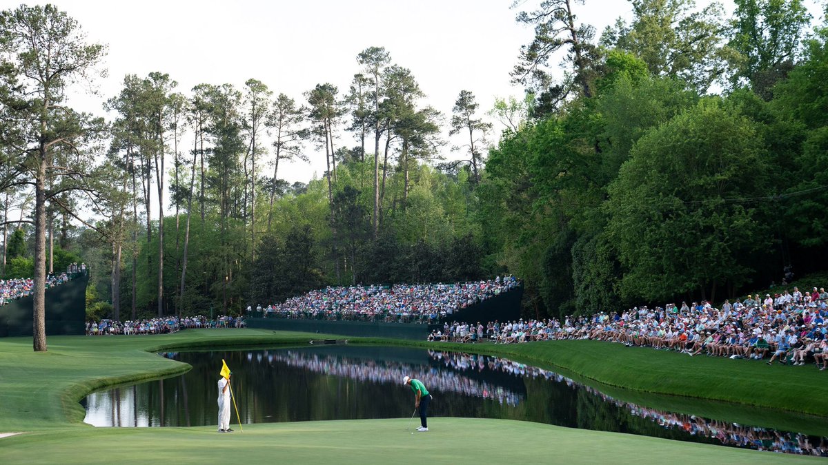 TourSwingsTommy's tweet image. Would you rather play #16 at TPC Scottsdale and make a hole in one. 

Or play #16 at Augusta National and bogey it.

Choose wisely…