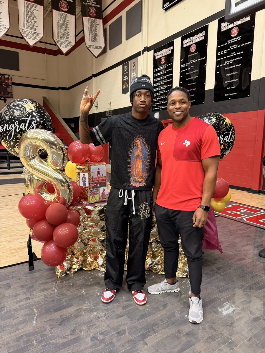 𝐵𝑟𝑎𝑛𝑑𝑜𝑛 𝐽𝑎𝑐𝑘𝑠𝑜𝑛 tweet media