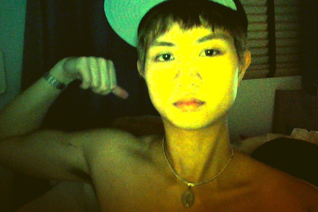 aediize's tweet photo. Haven't u heard im the internet [boy] https://t.co/A06lTjeZfd