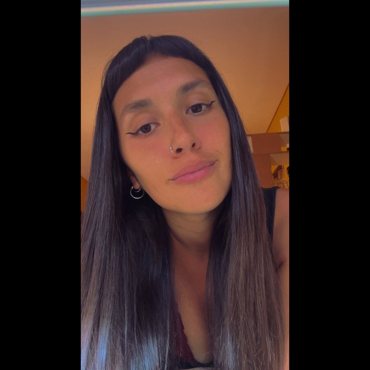 FloRiver_'s tweet image. Recuerdo como su mirada me volteó.