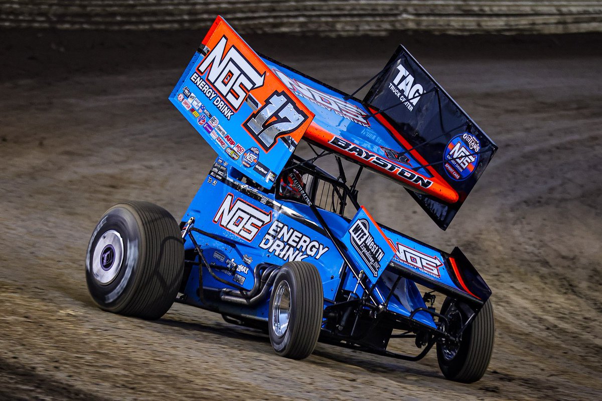 WorldofOutlaws's tweet image. 𝗦𝗣𝗘𝗡𝗖𝗘𝗥 𝗕𝗔𝗬𝗦𝗧𝗢𝗡 𝗪𝗜𝗡𝗦 𝗧𝗛𝗘 𝗦𝗘𝗔𝗦𝗢𝗡 𝗢𝗣𝗘𝗡𝗘𝗥 𝗔𝗧 𝗩𝗢𝗟𝗨𝗦𝗜𝗔!!! 🐊