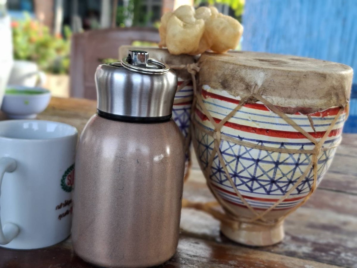 เปลี่ยนบรรยากาศมางาน #ชุมนุมนักเขียน #ศิลปิน #จชต. ที่เคียงน้ำบางนรา #นราธิวาส 5-6 กุมภา #หัวใจเดียวกัน #YiwaYangSama #Thailand โดนแกนนำจัด ชุมศักดิ์ นรารัตน์วงศ์ อนุสรณ์ ศรีคำขวัญ และเพื่อนพ้องน้องพี่ #ชายแดนใต้