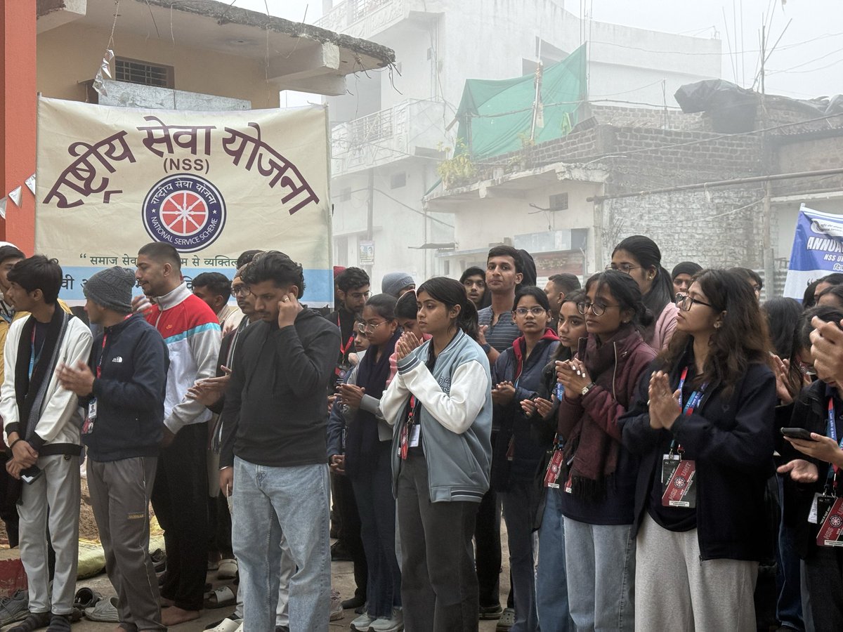 NSSVITBhopal's tweet image. Inspired by a powerful inaugural address that set the tone for service and responsibility. The day continued with powerful awareness rallies, which emphasized the strength of youth, unity and effective participation in nation-building.

#nssunit #nssindia #Camp2026