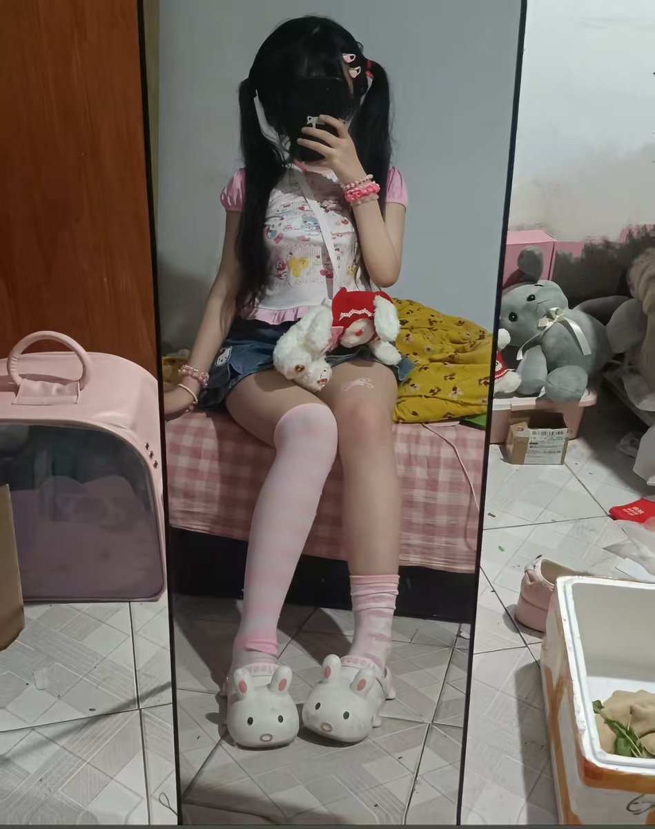 GuangD88697's tweet photo. ૮ ・ﻌ・ა #萌妹子 #肉腿 https://t.co/aXoufNVKnl