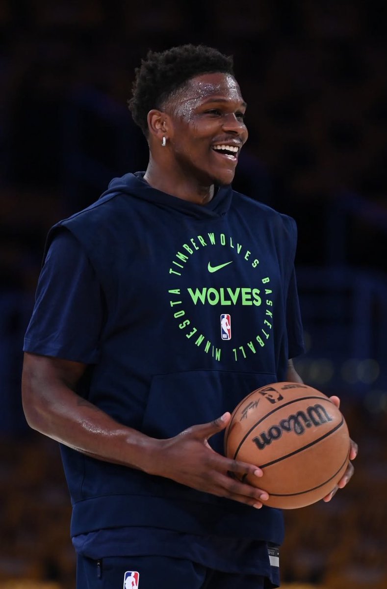 TheHoopCentral's tweet photo. Anthony Edwards tonight:

30 Points
8 Rebounds 
5 Assists 
3 Steals
1 Block
11/23 FGM
38 Minutes https://t.co/oAP2GhZJOF