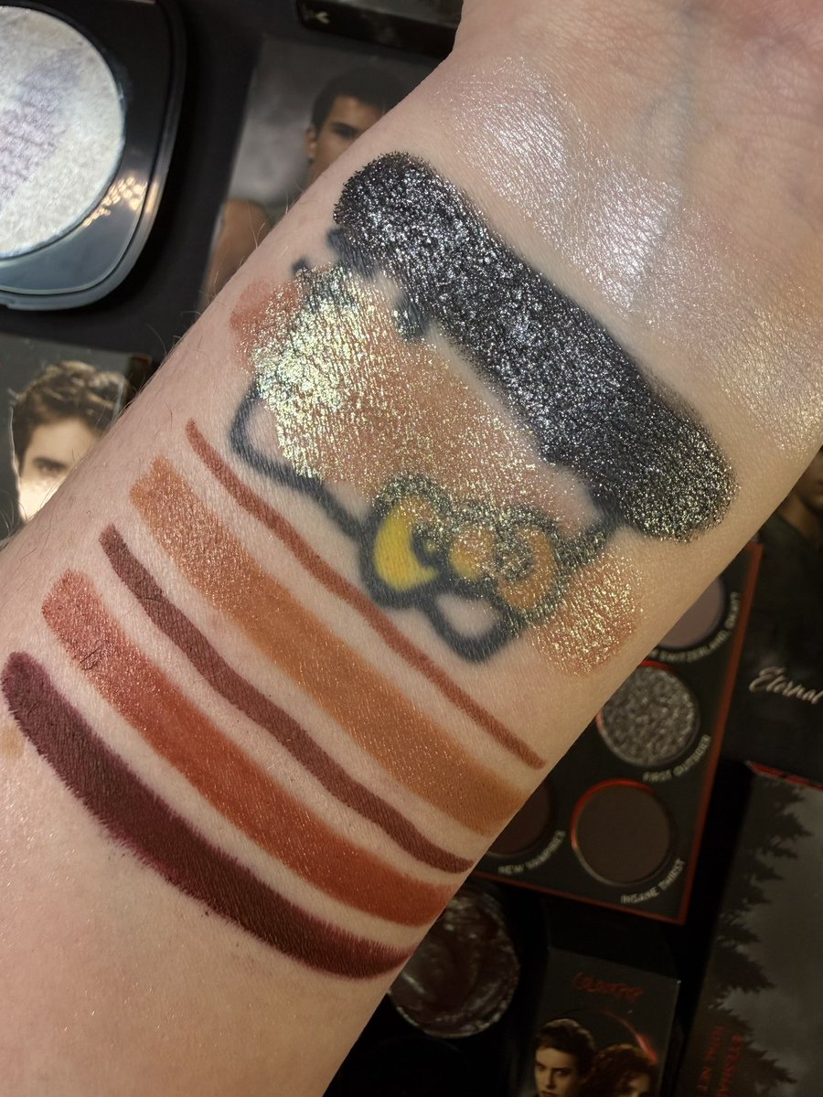 Here are my swatches of the <a href="/ColourPopCo/">ColourPop Cosmetics</a> x <a href="/Twilight/">THE TWILIGHT SAGA 🍎</a> Eclipse collection. 🖤
