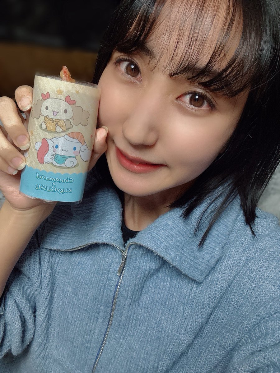 おはよ！稽古行ってきます🏃‍♀️

この前食べた恵方巻き😋

みんな予約してね！
2/25〜28  表チーム（2/26.3/1出演なし）
ダークヒーローカッコいいよ💡
私は安定の秘書役👩‍💼
ticket.corich.jp/apply/428604/0…

3/1 即興
2ショチェキ撮れます📸
ふざけるのか真面目で行くのかはわからない😹
ticket.corich.jp/apply/426818/0…