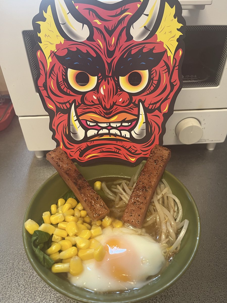 今日のお昼は？
「鬼に金棒ラーメン」です。
良い午後を🌈
#お昼ごはん #ラーメン #鬼