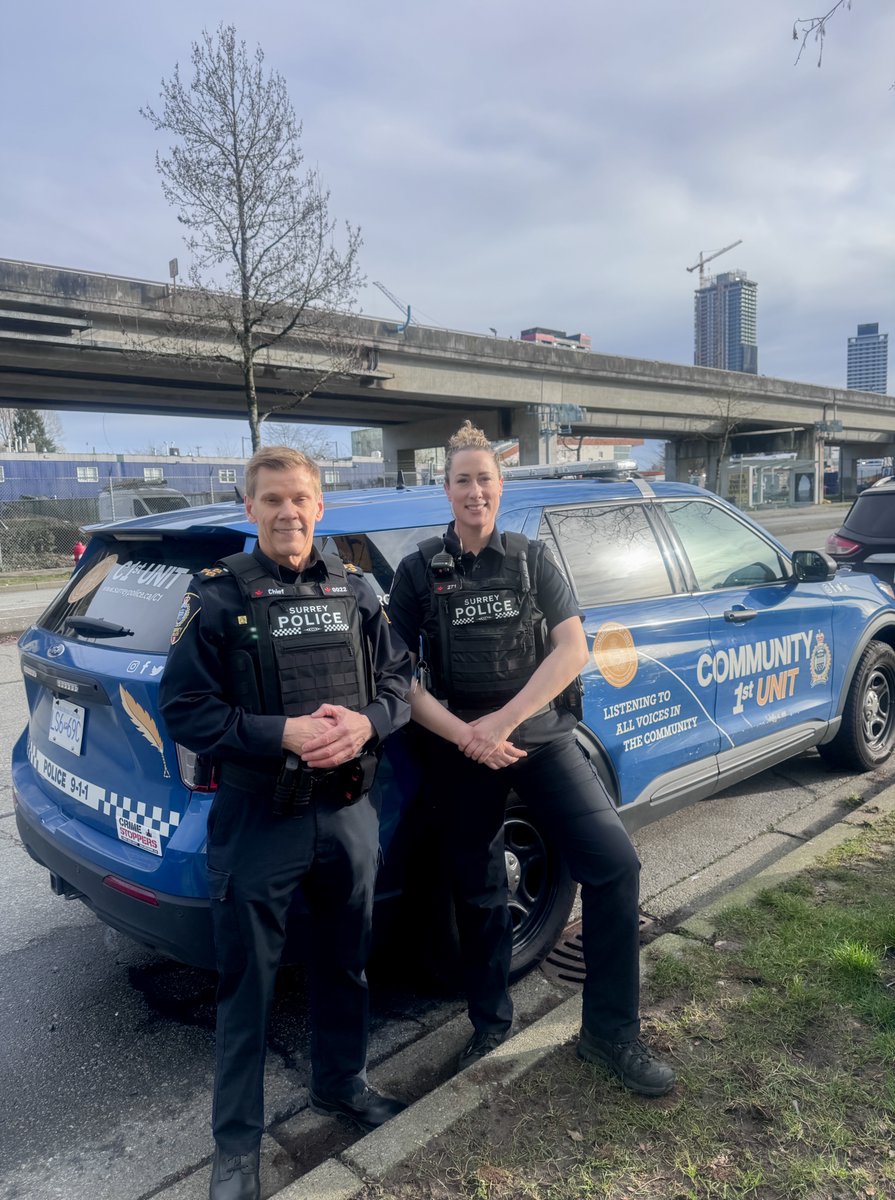 daleq2075's tweet photo. "Walk the Beat Wednesdays" with Chief Lipinsky and Cst Olgilvie #C1st #walkthebeat #SPS #copwhocares https://t.co/nsR3Bb5kDt