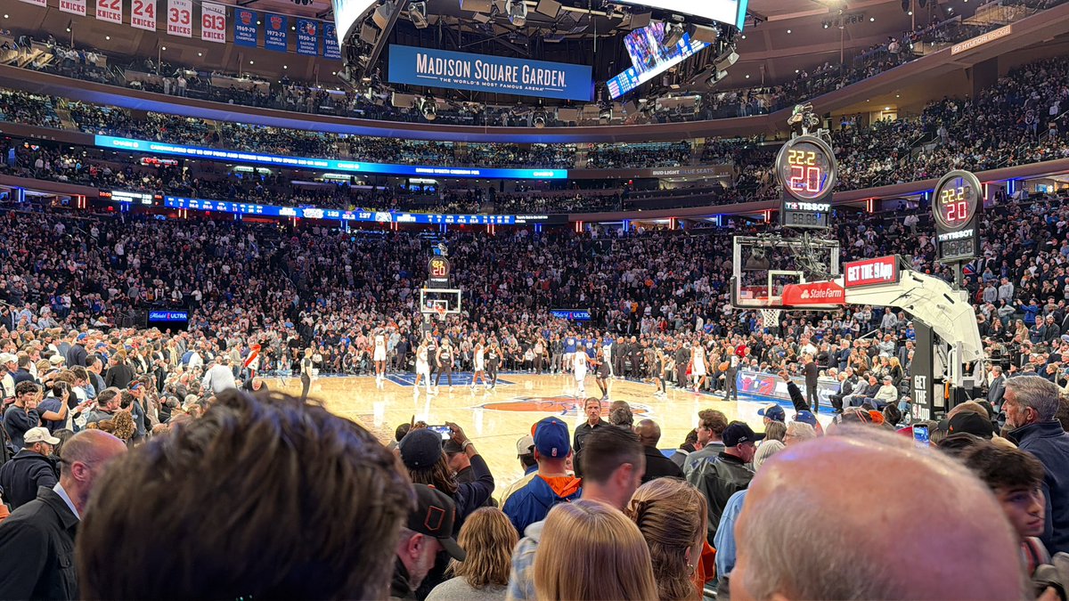 Knickanator_'s tweet image. What a game to be at @My_Business_Man @danny31serrano @AriHoops84
