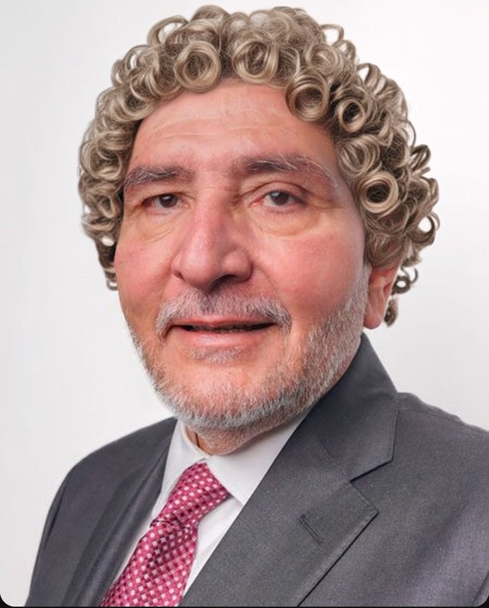 Adan Augusto saliendo del salón de belleza del senado.