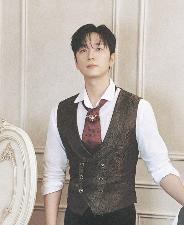 조끼..타이트..라는 단어가 보여서 엇 그래?하고 줌 땡겼다가 놀람