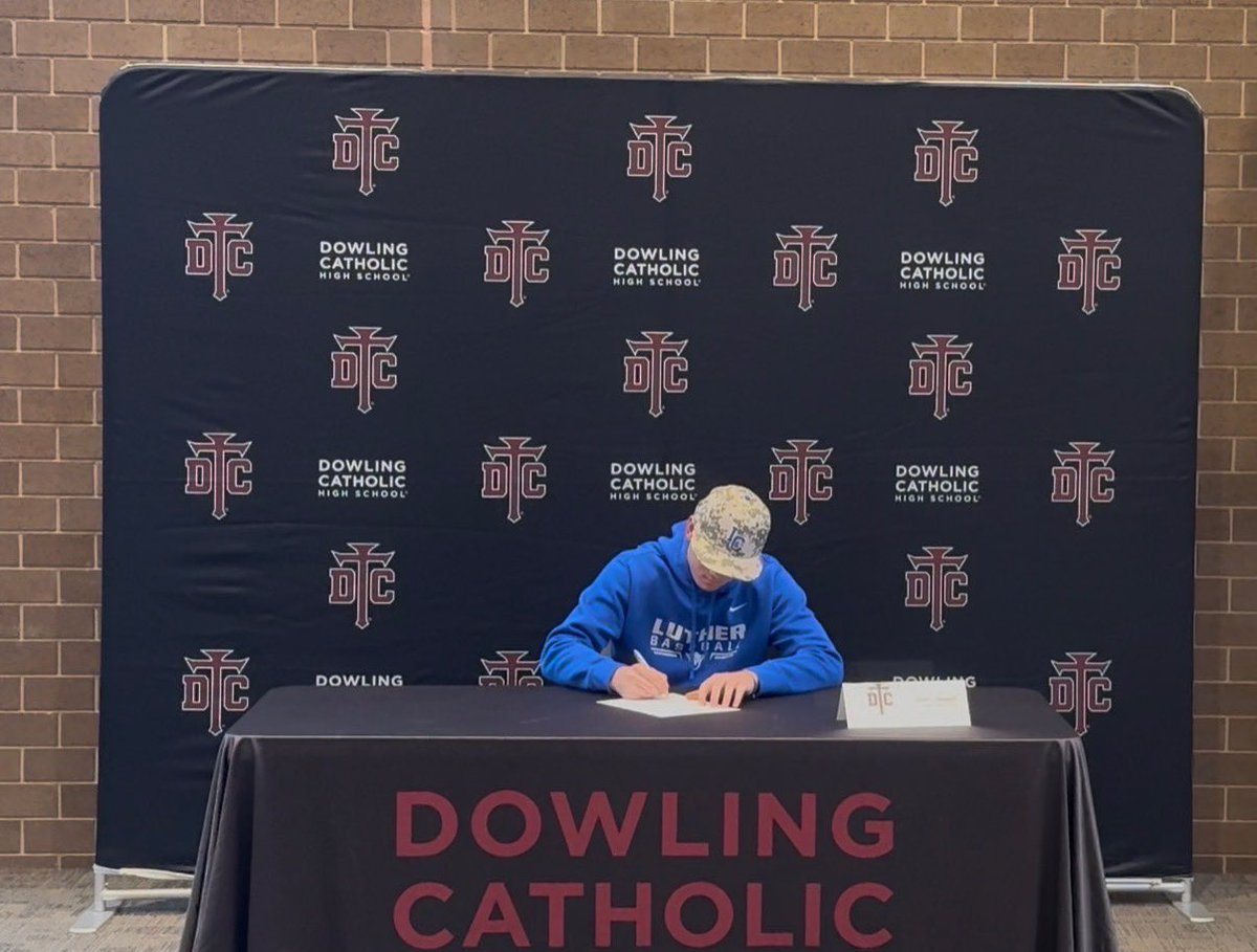 Three of our Seniors signed today to play ball at the next level. 

Enzo Martin - Catholic University
Jack Gaskell - Grinnell College
Isaac Chappell - Luther College

Three guys that take care of business on and off the field. Congratulations fellas, we are proud of you!