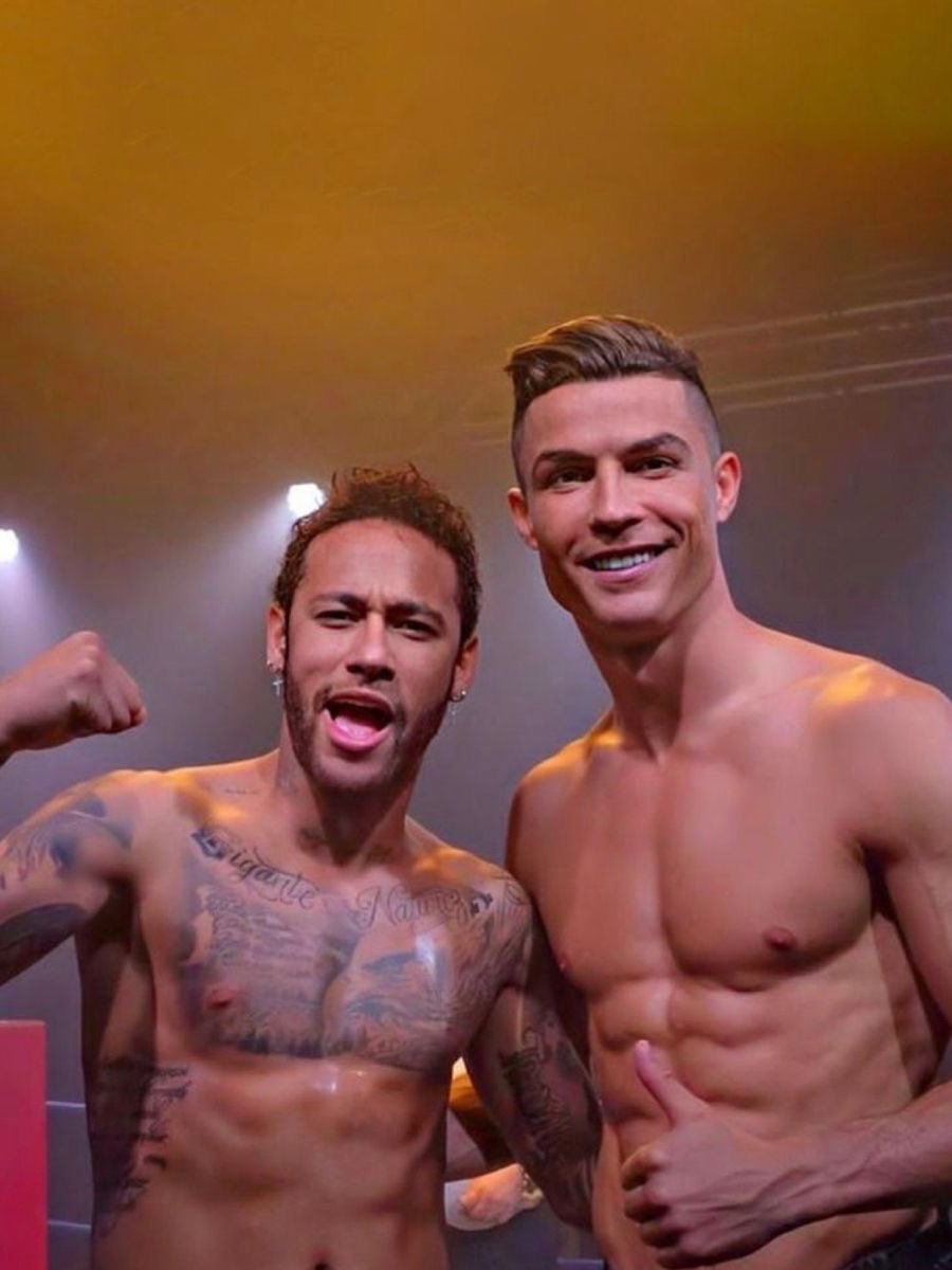 realmilgrauu's tweet image. Hoje é simplesmente aniversário de 3 lendas.

Cristiano Ronaldo
Neymar Jr
Mc Poze

Dia 05 de fevereiro é lendário KKKKKKKKKKKKKKKKKKKKKK