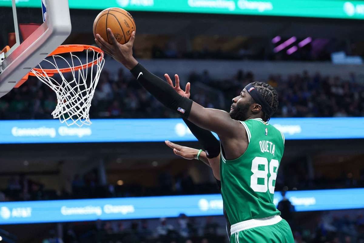 Neemias Queta na vitória dos Boston Celtics sobre os Houston Rockets (114–93):

• 10 pontos
• 19 ressaltos
• 2 assistências
• 2 roubos de bola
• 5 desarmes de lançamento
• +22 box plus/minus (máximo do jogo)
• 38'55" minutos (máximo de carreira)

Mil pontos na carreira.