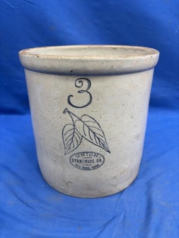 FunkyGardenArt's tweet image. Union Stoneware Co #Crock Red Wing, Minnesota 3 gallon with birch leaf. Bought today and it's even better in person.