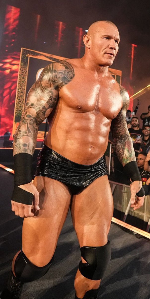 IAM__KJ's tweet photo. My top pick to win the men’s Elimination Chamber match https://t.co/Dcfd79geLW