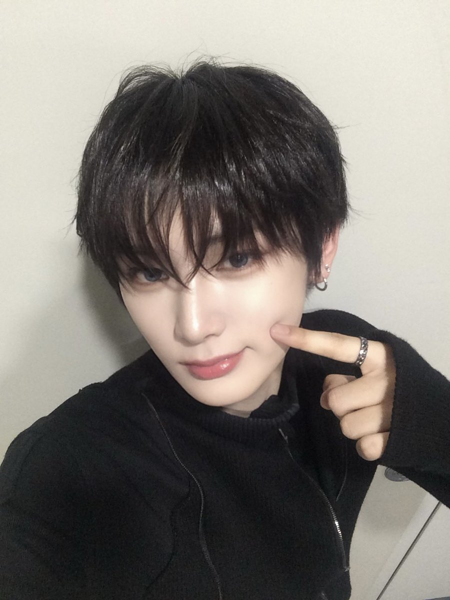 IdolRecommend's tweet photo. Idol Recommend - #안신 #ALD1 #ANXIN 

🎂 Birthday: 2006.12.25♑
🏳️ Nationality: Chinese 
📏 Height: 178cm (growing!)
🎤 Career: Child actor turned trainee. Former contestant on MAKEMATE1
🥇 In BOY II PLANET: Known for being the most abstract &amp; relaxed
🐱 Spirit Animal: Kitten https://t.co/BfBD2kxOmW