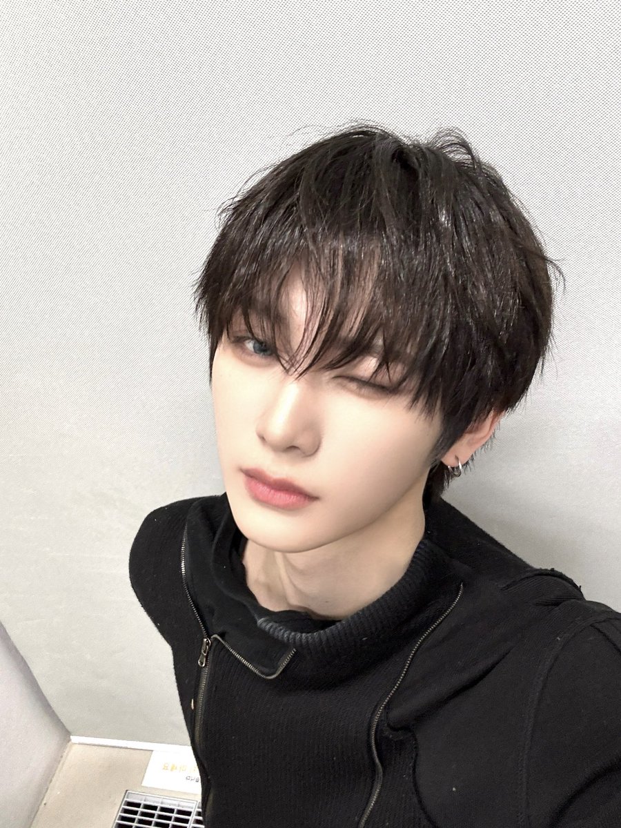 IdolRecommend's tweet photo. Idol Recommend - #안신 #ALD1 #ANXIN 

🎂 Birthday: 2006.12.25♑
🏳️ Nationality: Chinese 
📏 Height: 178cm (growing!)
🎤 Career: Child actor turned trainee. Former contestant on MAKEMATE1
🥇 In BOY II PLANET: Known for being the most abstract &amp; relaxed
🐱 Spirit Animal: Kitten https://t.co/BfBD2kxOmW