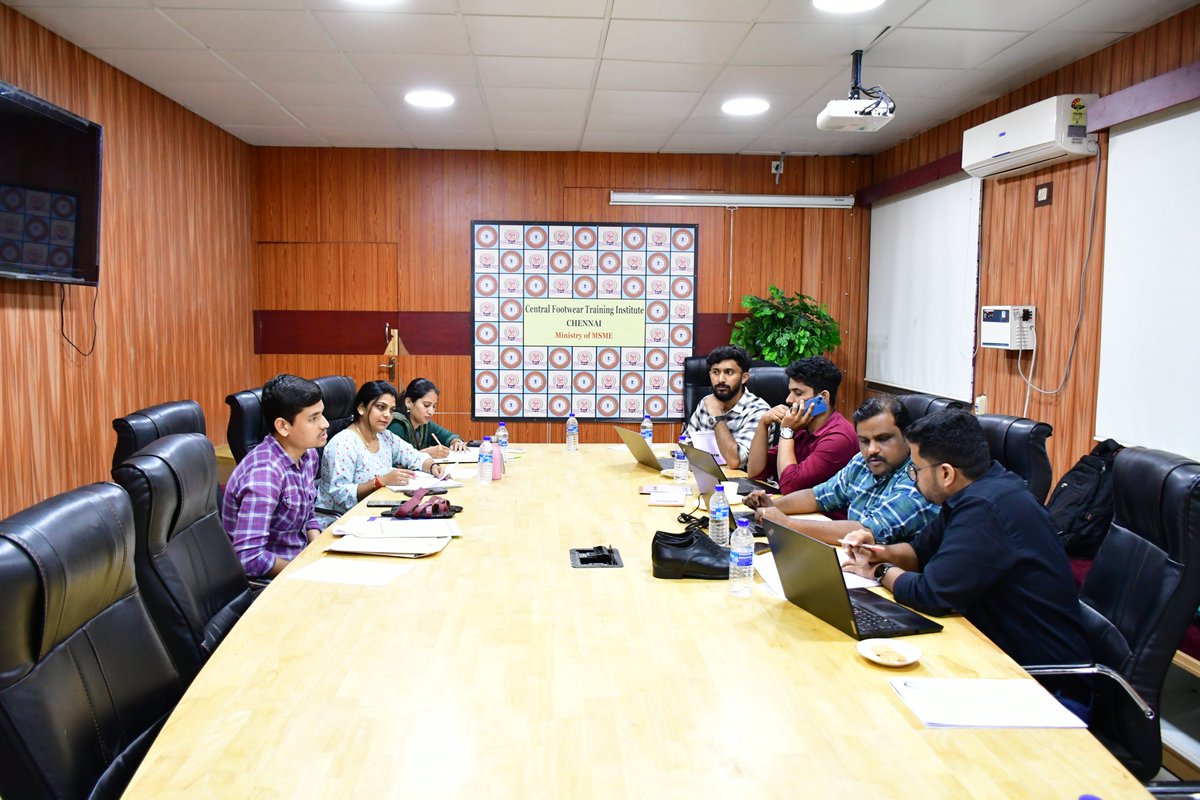 CFTI_Chennai's tweet image. 🎓 Campus Interview!

Campus interview held at CFTI Chennai for our students by Walkaroo International Pvt. Ltd. — great opportunity for placements and industry exposure. Best wishes to all participants! 👏👟

@WalkarooIN @dcmsmeoffice @minmsme 
#CFTI #CampusInterview #Walkaroo