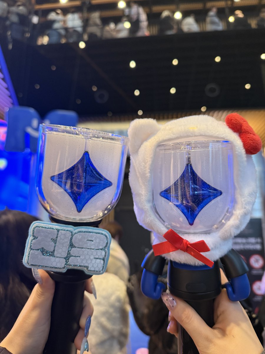 dinyugi0716's tweet photo. 버스 엠카 사녹 후기💙🩵🦋🐬🫐🧢
#BUSbecauseofyouishine 
#MCOUNTDOWNxBUS https://t.co/d7xJHwRl5f