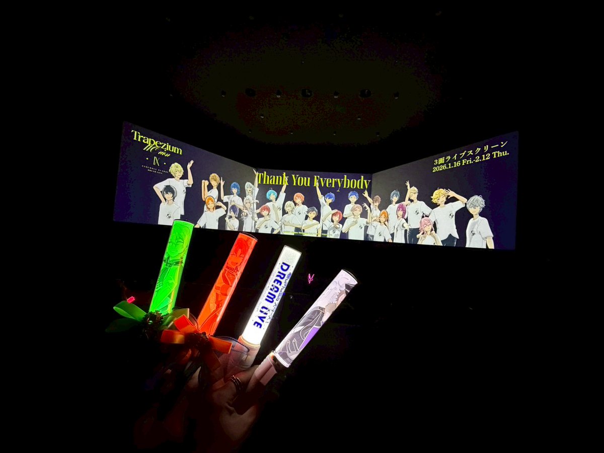 yuuri_as's tweet photo. この前スタライ9thの3面スクリーン上映観てきた🫶やっぱり9thのセトリ最高すぎ😭🤍🤍レオと日和は言うまでもなくビッグラブやけど、ひなたくんの笑顔とかてちのカッコよさとか弓弦のウィンクとかヴァルの揃ったダンスとかなちゅめのおしり🍑←とか心奪われるもん多かったデスワ… https://t.co/i60HmJ0qli