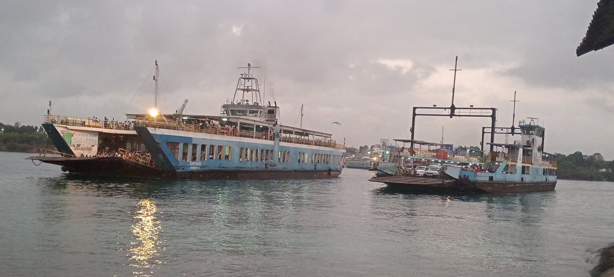 Four ferries are in operation at the Likoni channel.
Motorists drive at 5km/hr. along ramp approaches.l.
PSV vehicles to ensure passengers alight from the vehicle before getting on board.
Wishing you safe sail.  
  #Kenya_Ports #kmakenya #TransportKE #ntsa_kenya