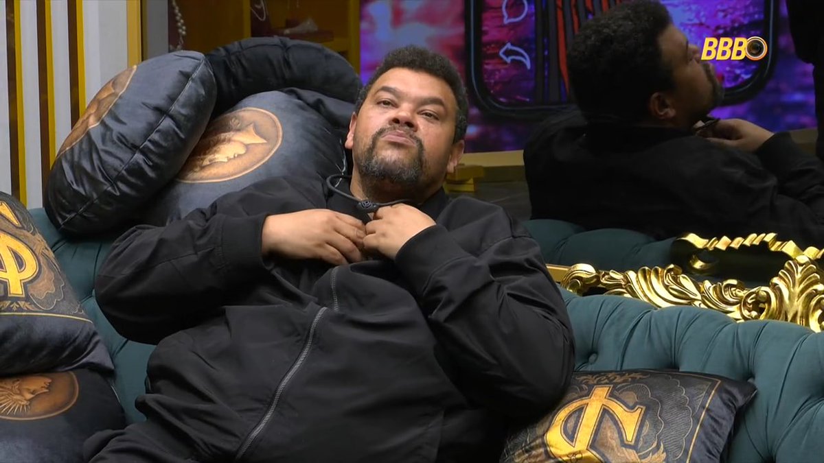 Babu: "Eu sou o cara mais melindroso e isso é um defeito meu. Ter melindre é um defeito meu. Essa implicância que tenho com a voz, com o jeito da pessoa, com discurso burguês… Se eu pudesse, seria caça‑burguês! É uma ideia muito tola. Eles se sentam e decidem o destino do mundo.