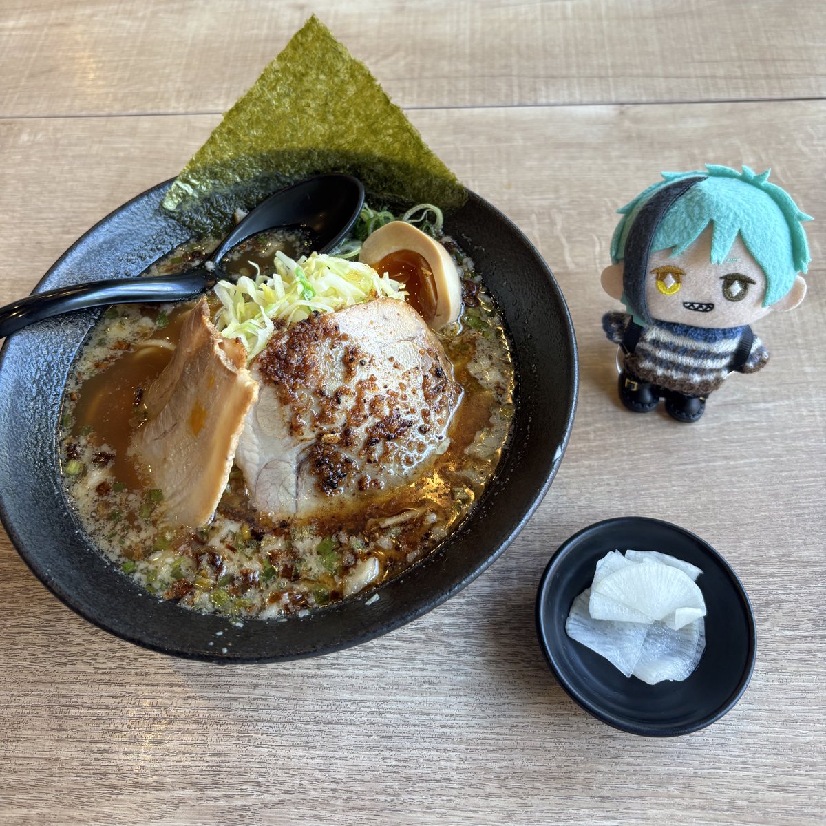 鹿児島🍜、お漬物ついてくる
豚骨醤油ベース、美味でした！