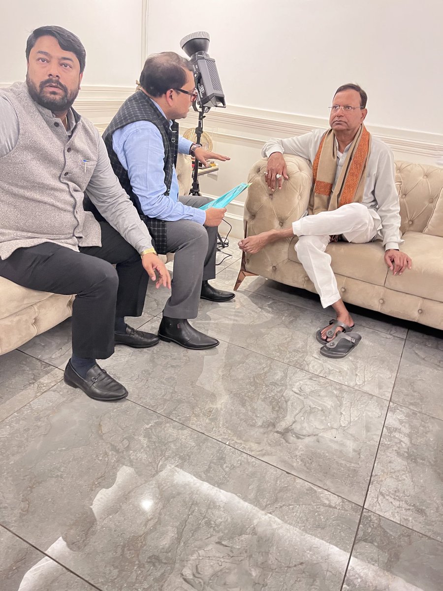 भारत सरकार में केंद्रीय वित्त राज्यमंत्री एवं बीजेपी उ.प्र. के अध्यक्ष श्री पंकज चौधरी जी से उनके आवास पर मुलाक़ात हुई, शानदार भेंट के साथ मिशन 2027 के लिए अग्रिम बधाई व शुभकामनाएँ। कोई शक नहीं है उनके नेतृत्व में प्रदेश बीजेपी निश्चित तौर पर इतिहास रचेगी 🎉👏🙏😊 <a href="/mppchaudhary/">Pankaj Chaudhary</a>