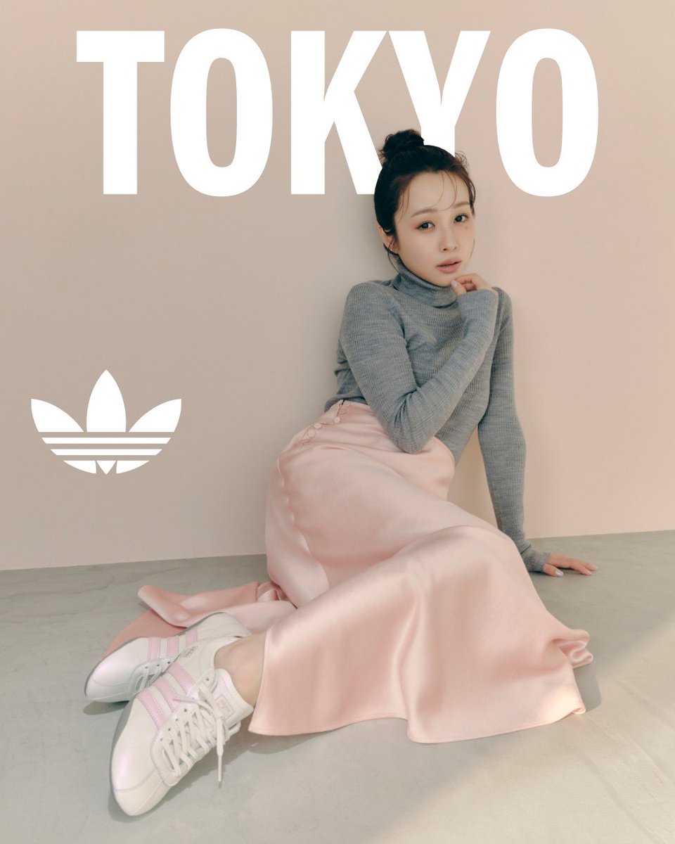 Maeda_Nozomi's tweet photo. ▪️情報解禁▪️
この度、adidas Originals TOKYO Wスニーカーの
ビジュアルモデルを務めさせていただきました🌙

女性らしさのあるデザインで
様々なファッションにも◎
光に当たるとつやつやの立体感ですごく綺麗なの🤍

#PR #abcmart #abcマート https://t.co/OzD5gaEPcN